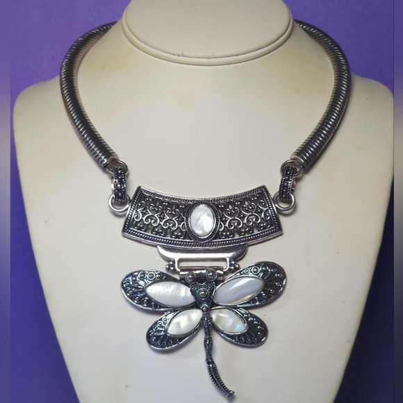 Mother of Pearl Dragonfly Large Statment Necklace Silver Tone - Picture 1 of 8